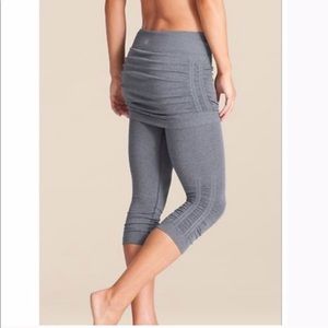 Black Athleta skirted yoga pants NWOT